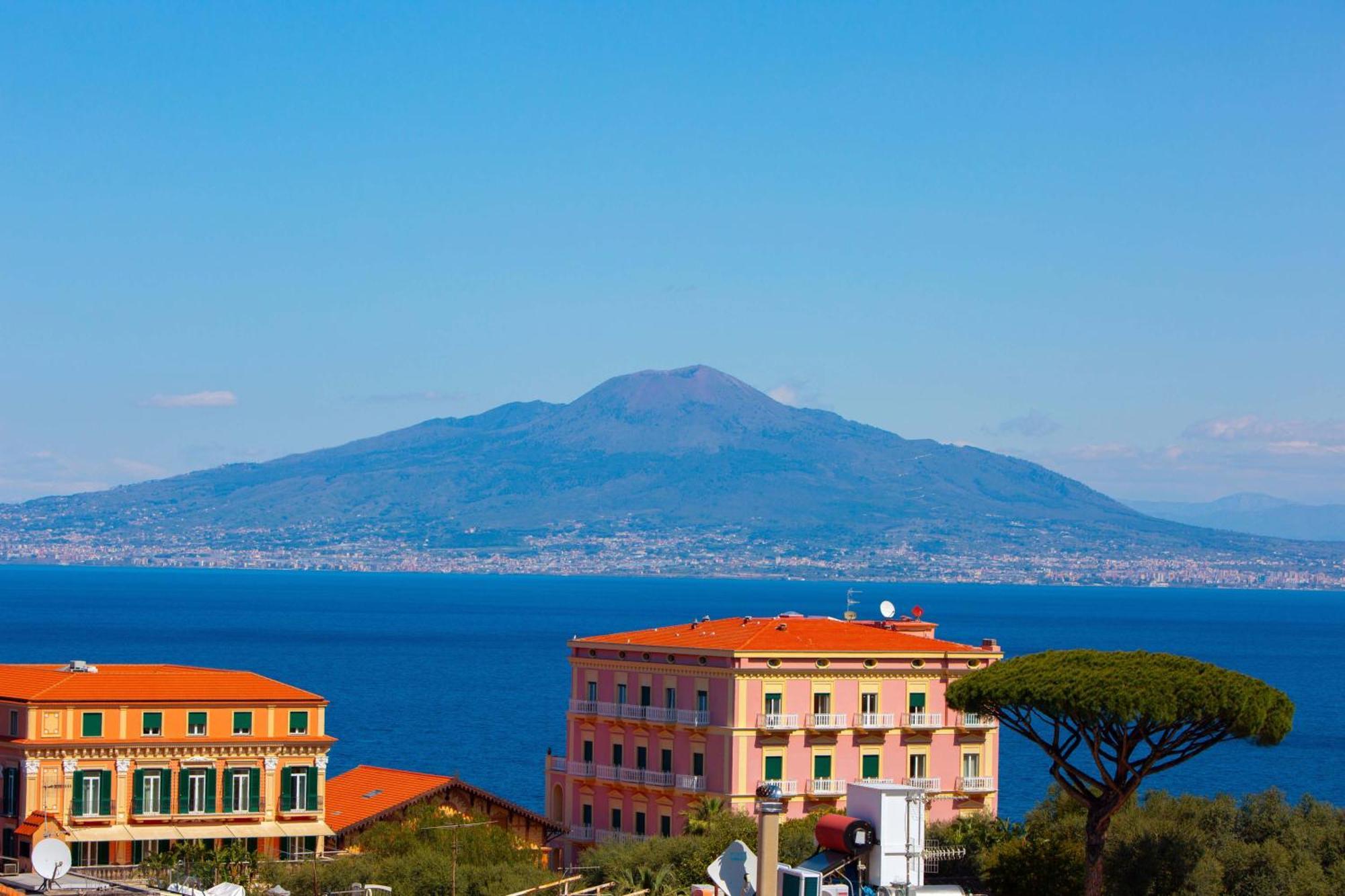 Holiday home - The Square Penthouse Sorrento