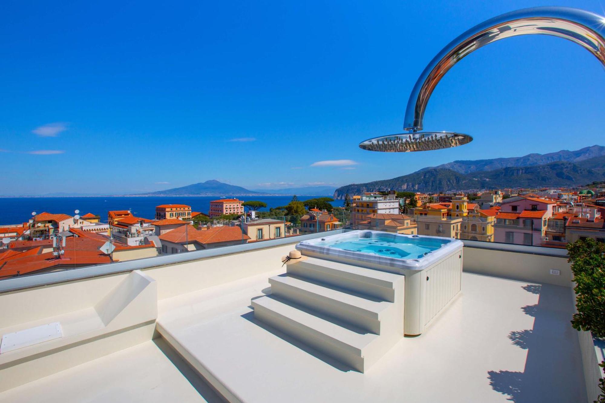 Holiday home - The Square Penthouse Sorrento